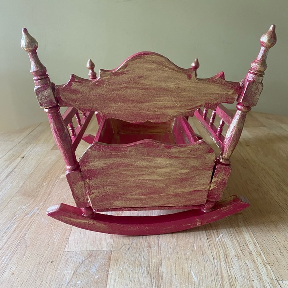 Vintage delicate rocking doll cradle hand painted in fuscia pink and gold - Picture 5 of 9